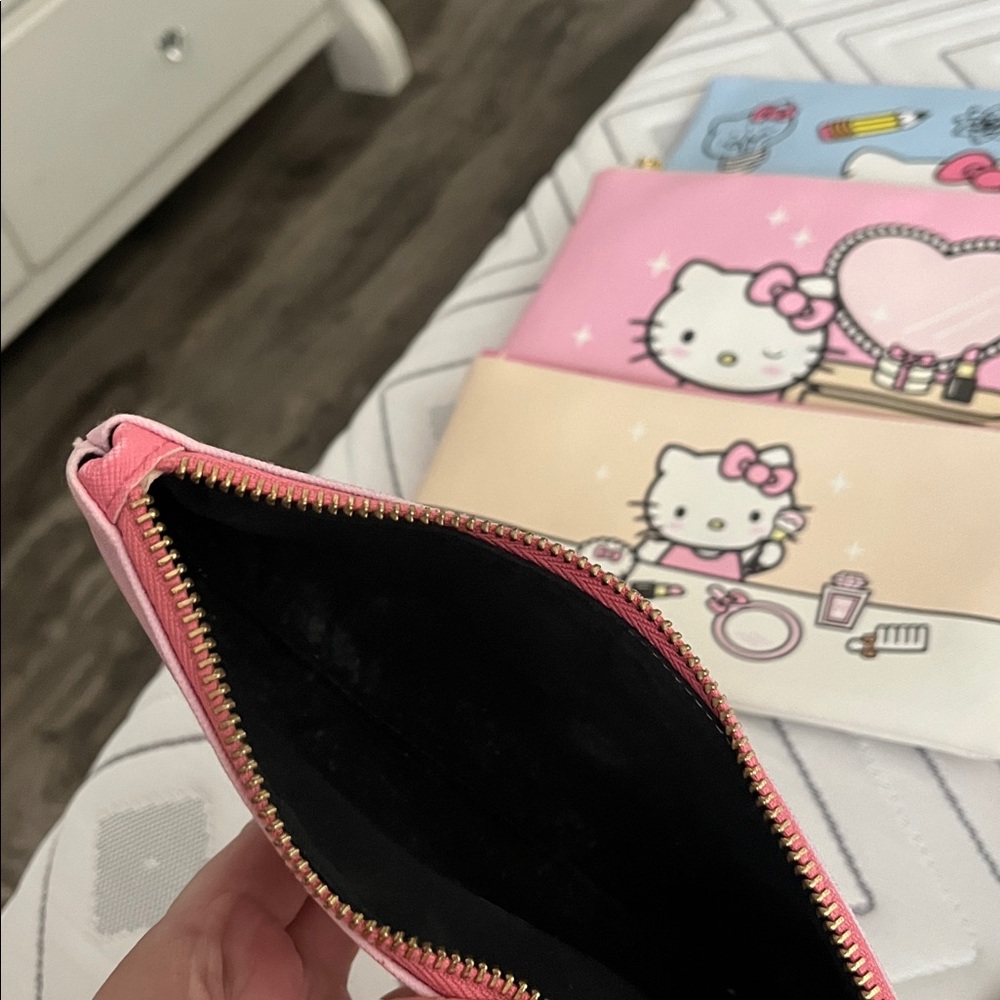 Hello Kitty Pouch Set - Picture 8 of 8